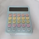 ماشین حساب مدل RZ.822 طرح رنگی فانتزی - تصویر 2