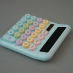 ماشین حساب رو میزی مدل خورشیدی کد KK-2208 - تصویر 7
